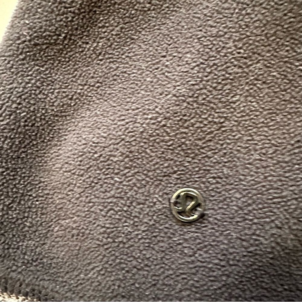 Lululemon women’s hooded Fleece pullover sweatshirt with hand covers size 4 - Picture 7 of 7